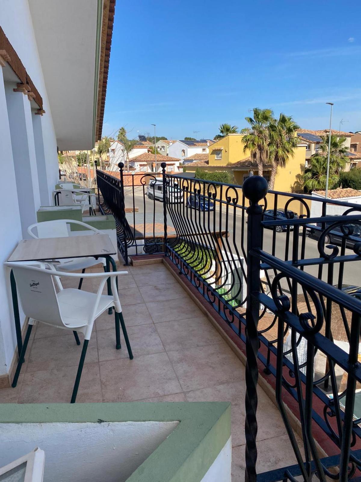 Hostal Espai Mediterrani La Pobla de Vallbona Esterno foto