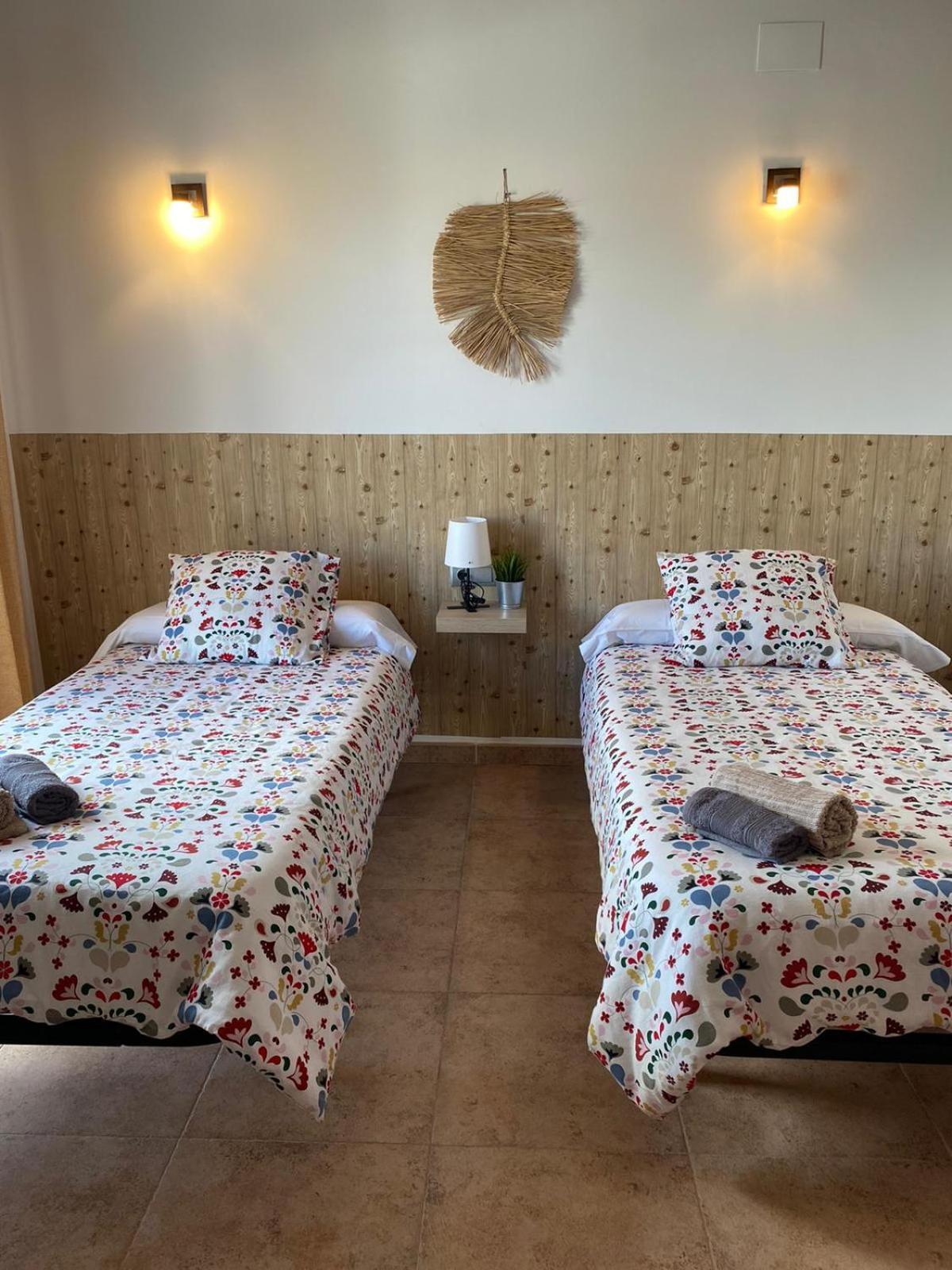 Hostal Espai Mediterrani La Pobla de Vallbona Esterno foto
