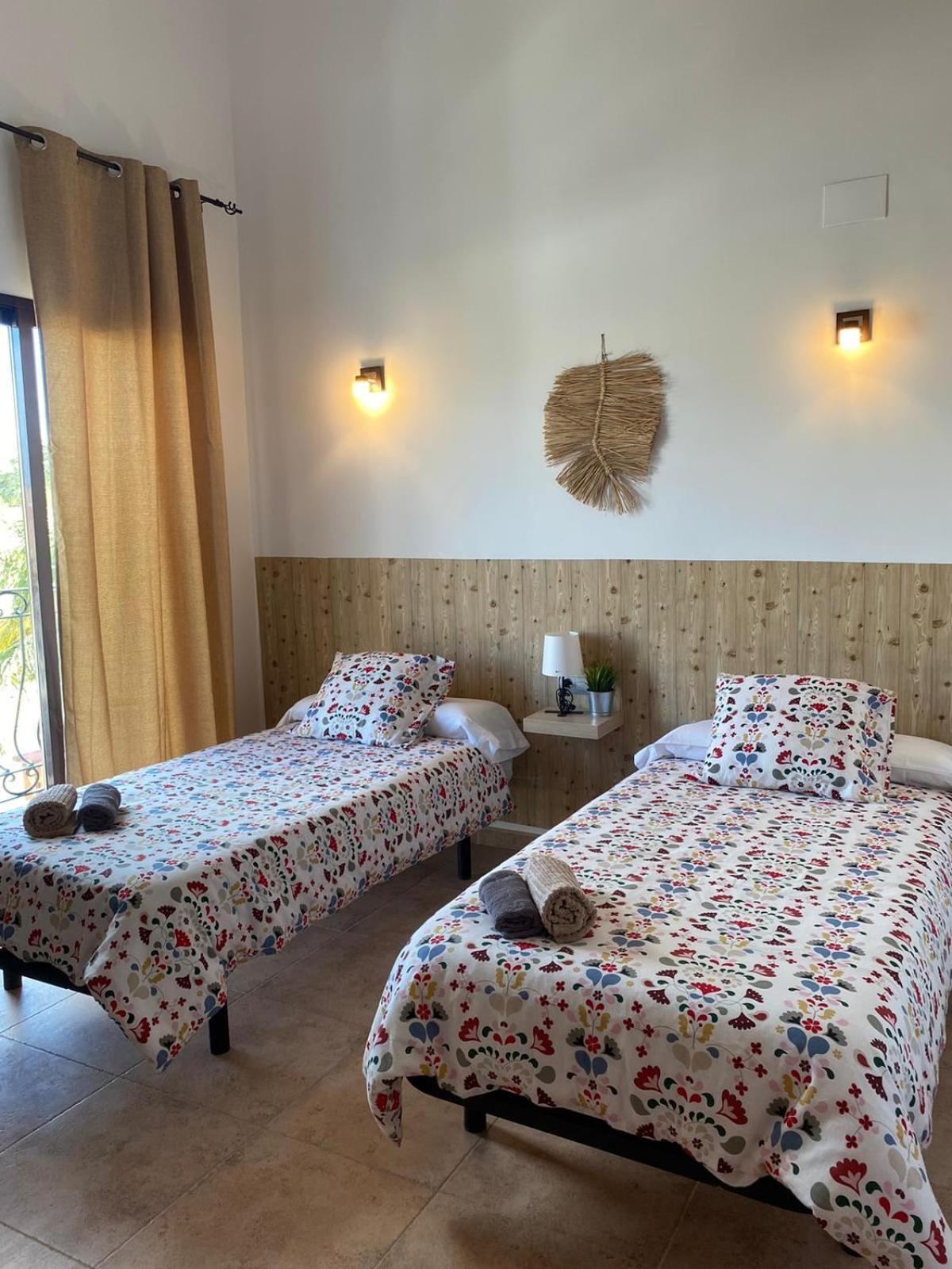 Hostal Espai Mediterrani La Pobla de Vallbona Esterno foto