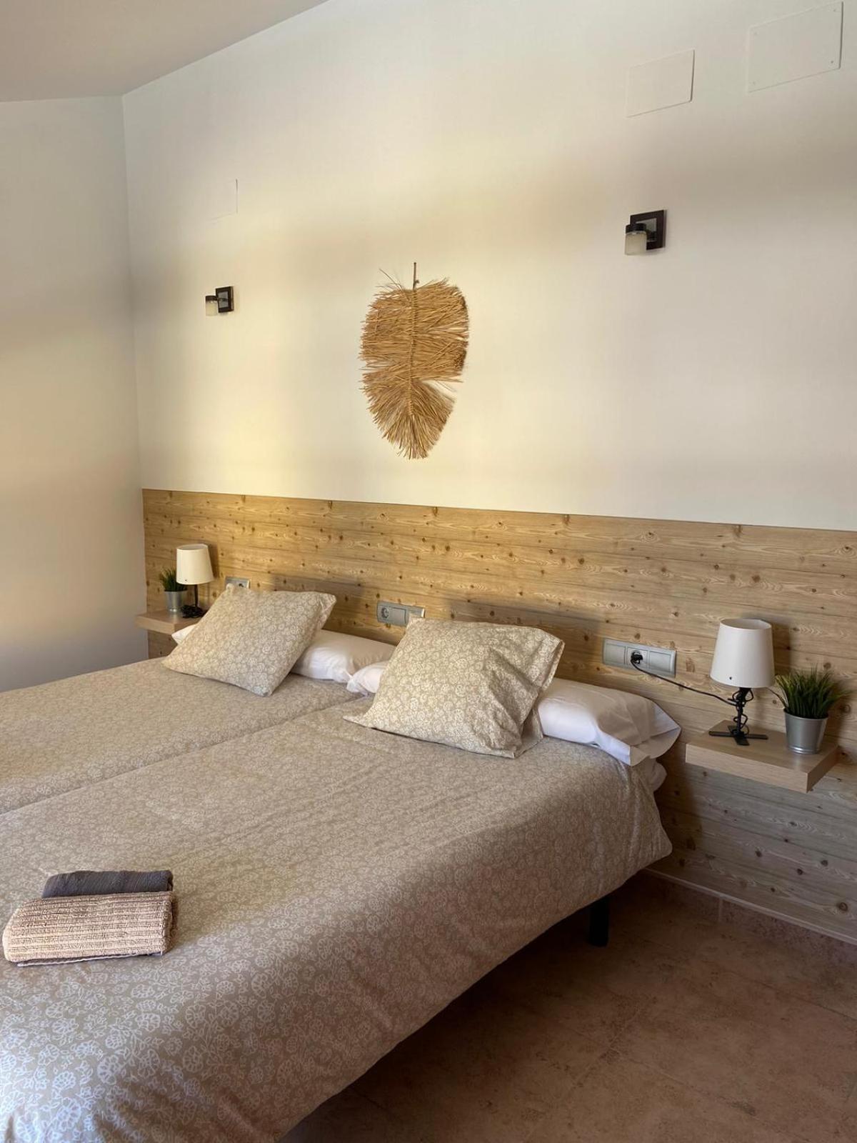Hostal Espai Mediterrani La Pobla de Vallbona Esterno foto