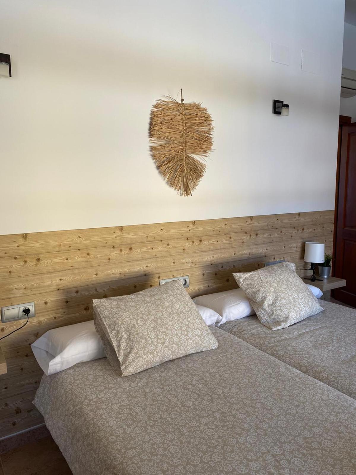 Hostal Espai Mediterrani La Pobla de Vallbona Esterno foto